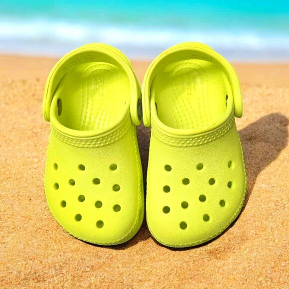 Kids' Crocs Size 6, Citrus colored - Picture 1 of 4